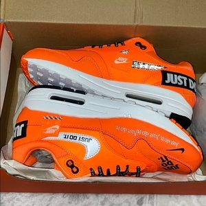 Nike Air Max 1 LX Just Do It - Orange’